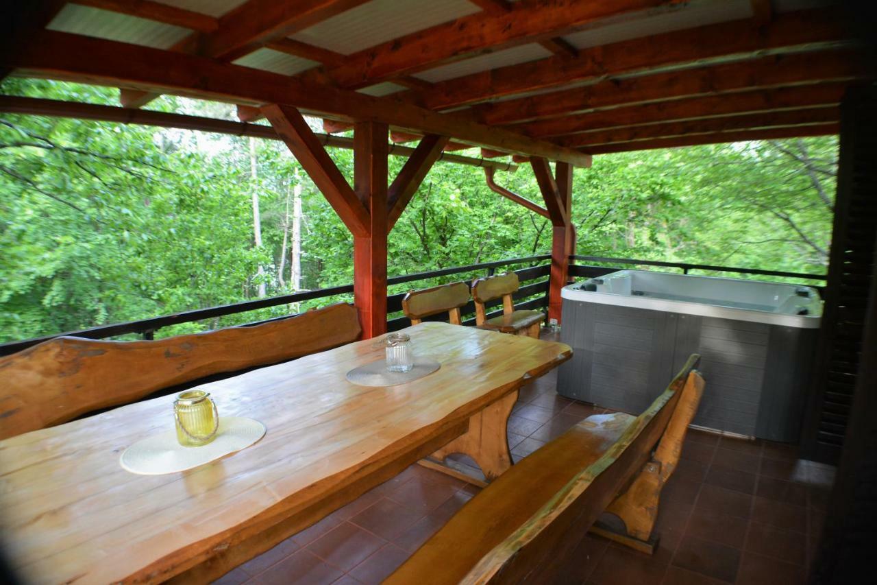 Holiday Home Coprnicka Hisa Skrad Exteriér fotografie